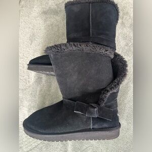 Women's Koolaburra by UGG Black Suede Faux-Fur Boots with Bow